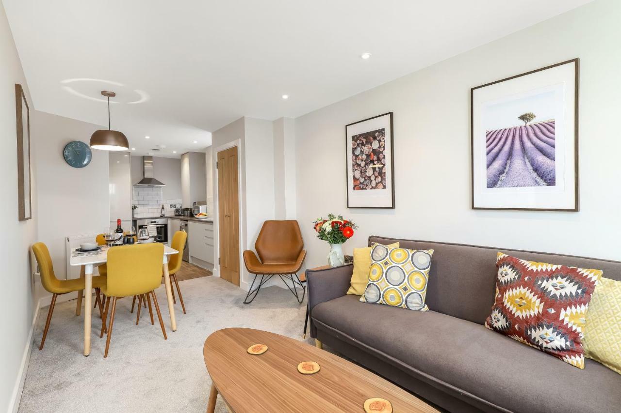 Executive Apartments Андовер Экстерьер фото
